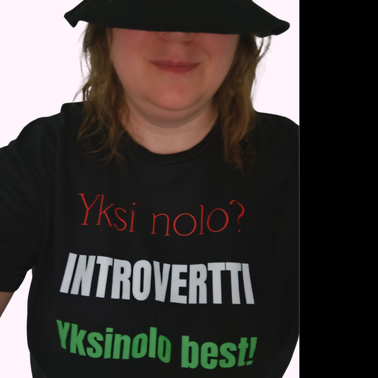Introvertti-T-paita "Yksinolo best!"