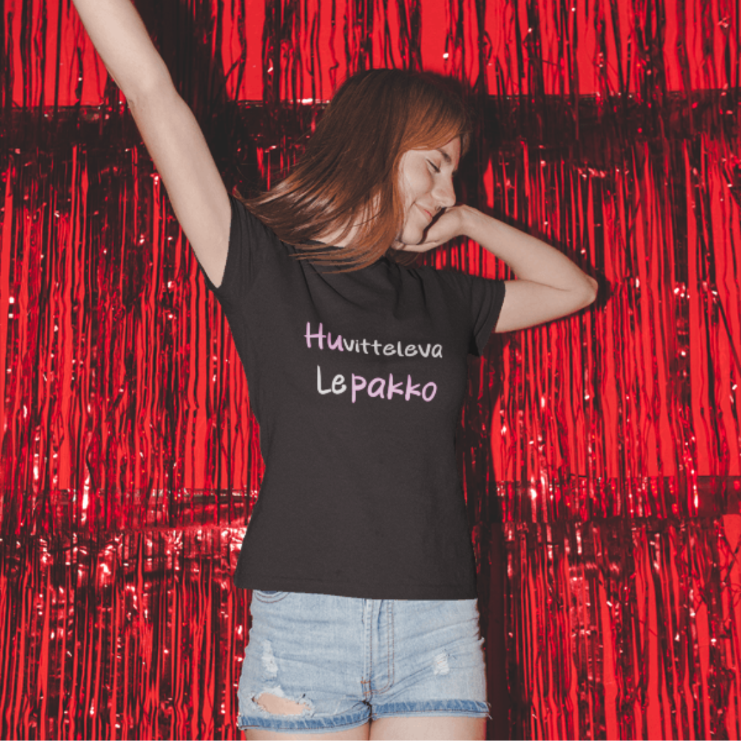 T-paita "Huvitteleva lepakko" sanoja väänteleville hupakoille